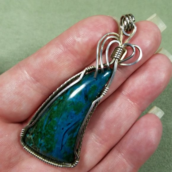 Wire wrapped Chrysocolla Pendant - Picture 11 of 15
